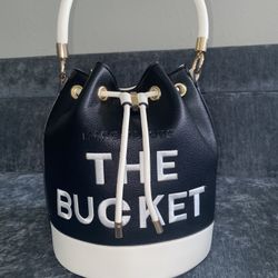 Marc Jacobs ‘THE BUCKET’ 
