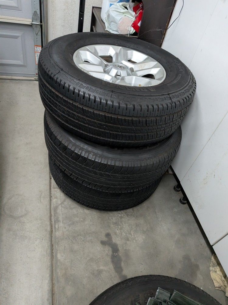 2024 Toyota 4Runner SR5 Stock Wheels and Tires