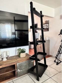 Solid wood ladder shelf