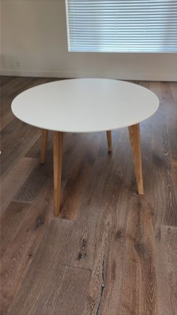 Modern Round Dining / Kitchen Table – 47” Diameter