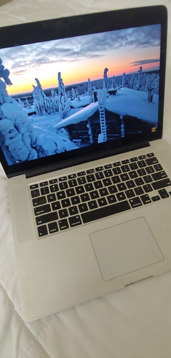 Apple Macbook Pro Retina intel Core i7 16gb Ram 500gb SSD Charger Included