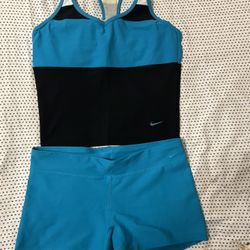 Nike women M(8-10) DRI- FIT Workout Set 