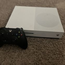 Xbox one S With controller- 120$