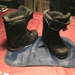 BOOTS Black BOA Lace System Rubber Sole