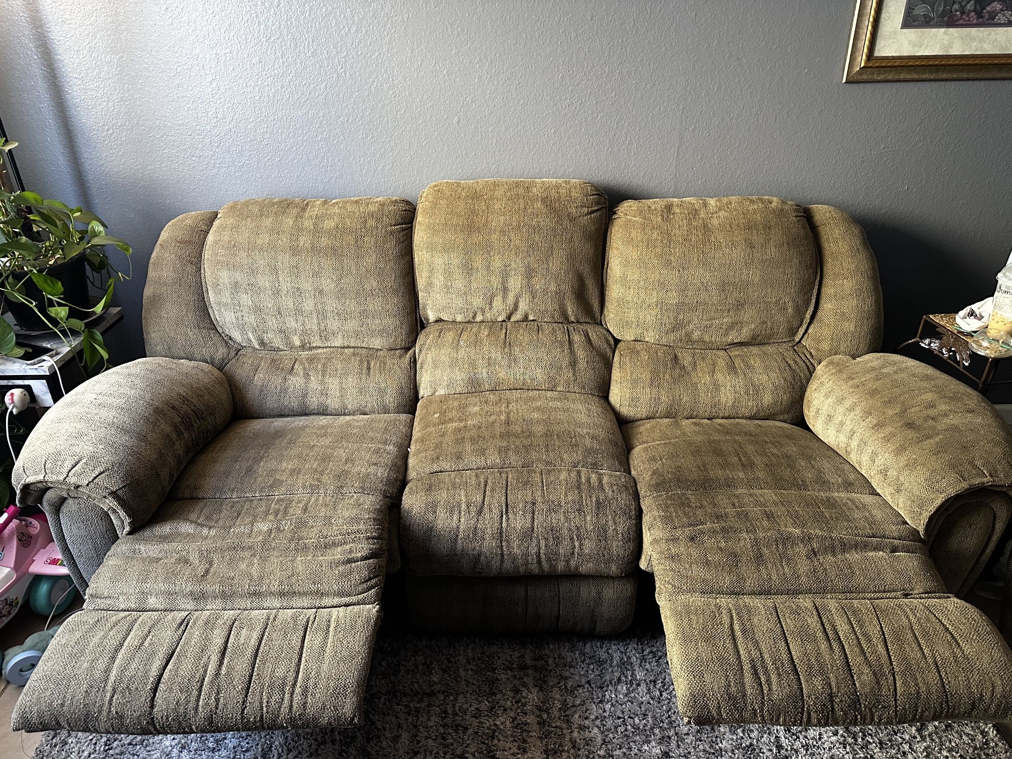 Free Couch Recliner Set