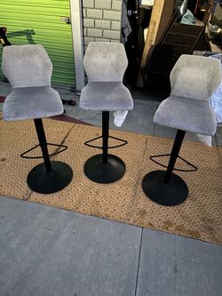 Set of 3 Adjustable Bar Stools