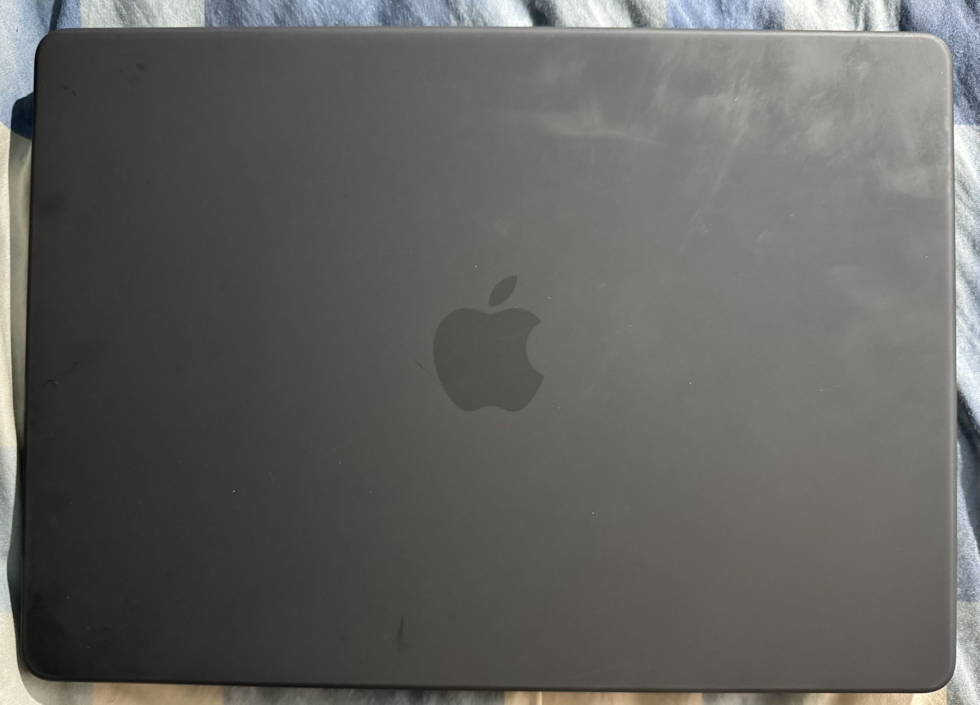 MacBook Pro 14” 16GB Ram 512GB