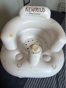Inflatable baby seat