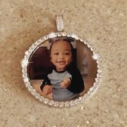 Custom photo memory pendant