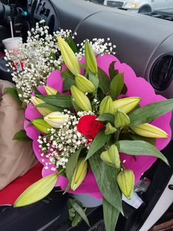 Btq off white lilys