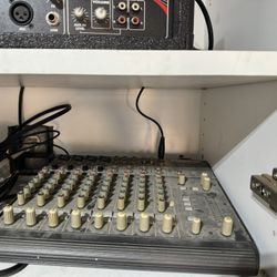 amplifier with speakers. everything included 