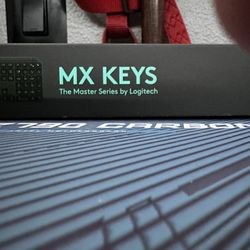 Logitech MX KEYS wireless Illuminated keyboard