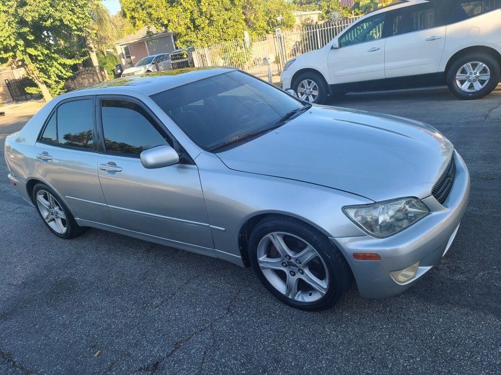 2002 Lexus IS 300