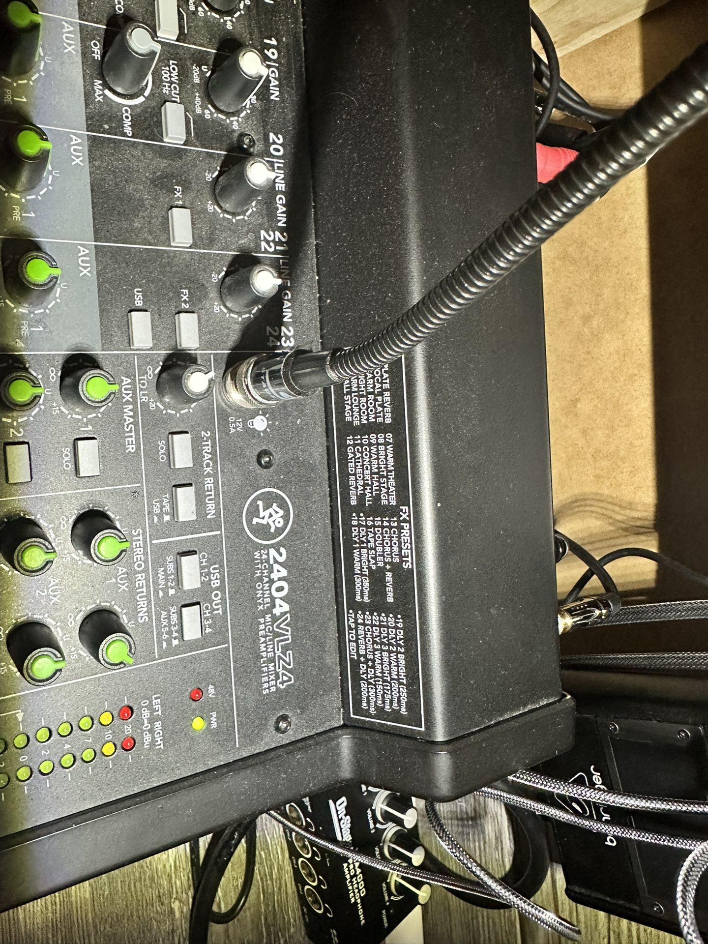 Mackie 2404 Vlz4