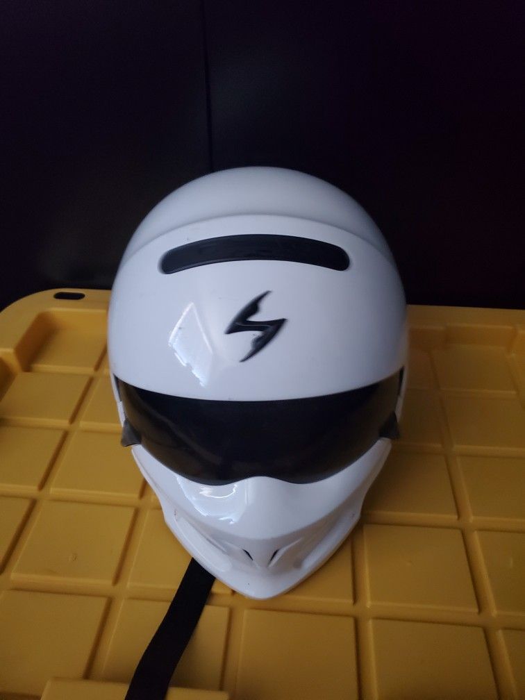 White Scorpion Helemt