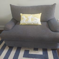 4 Oversized Family Room Chairs 