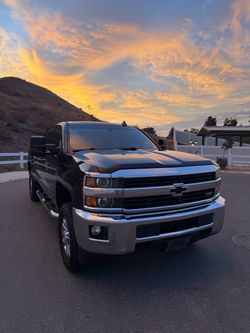 Chevrolet Silverado 2500HD Z71 Crew Cab Truck