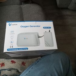 Varon Oxygen Generator  Brand New With Extra Battery Never Used Local Pickup Only 