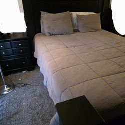 Queen Bed Set