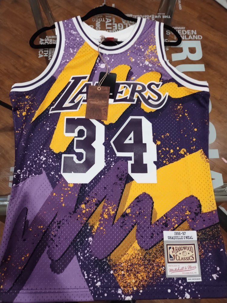 Lakers Jersey Size Medium 99$