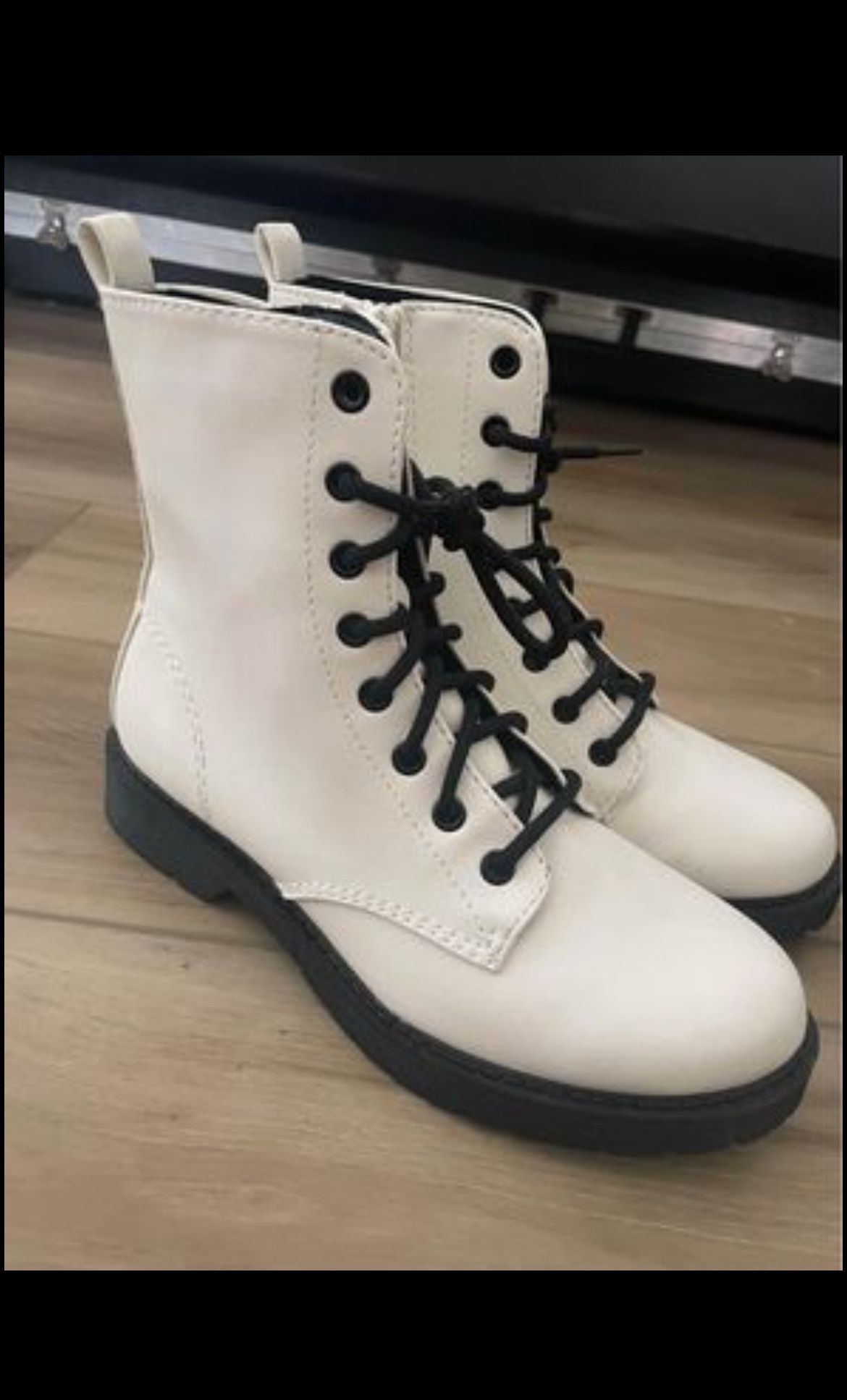 Women’s Boots Size 8