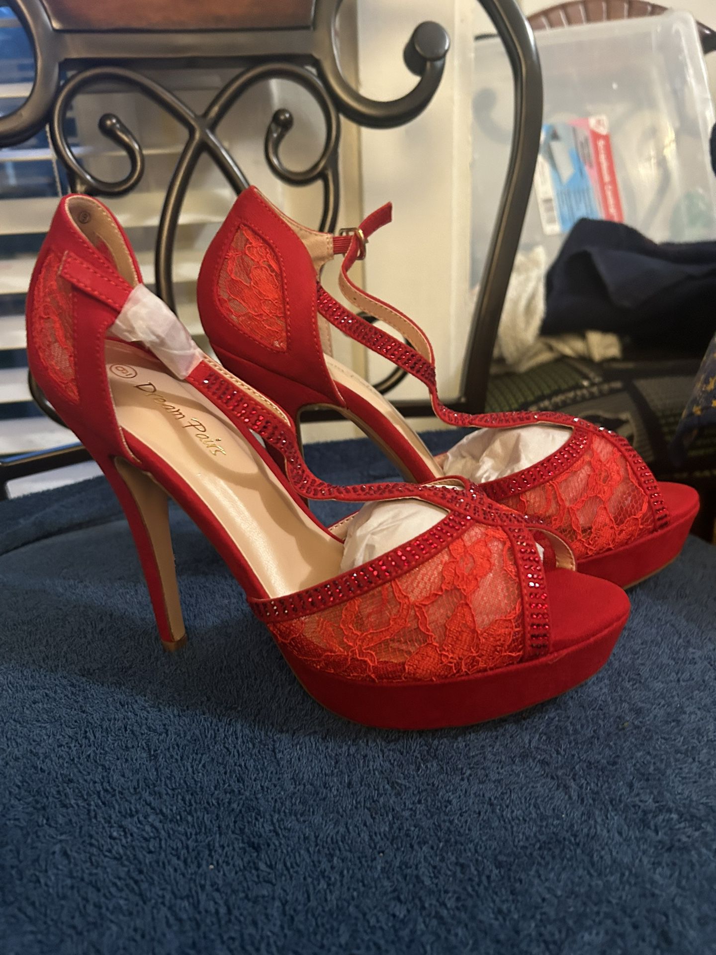 Very red Lace Heels