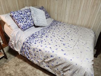 Nectar Queen Sized Matress W/ Adjustable Frame