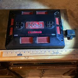Boss 4000 Watt Amp With Bass Knob