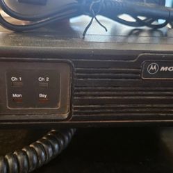 Motorola M100 UHF Radio