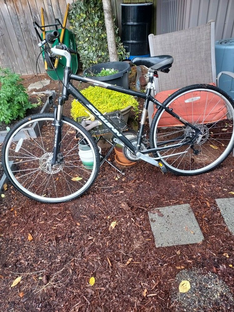 Schwinn Voyargeur 16 Gear Mountain Bike
