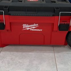Milwaukee Pack out Chest