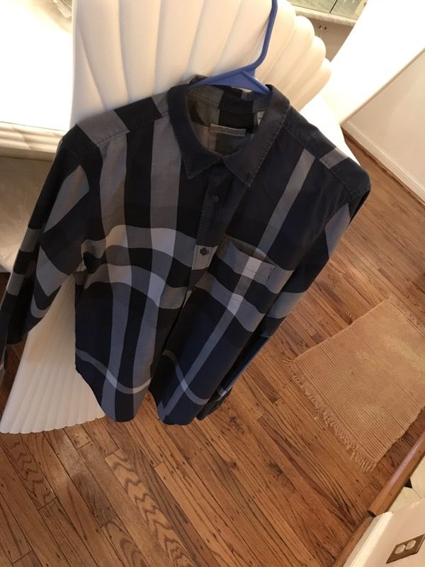 ‼️‼️STEAL‼️‼️Burberry Button-Up