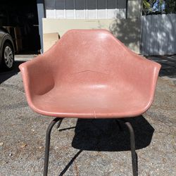 Pink Molded fiberglass chairs 60’s