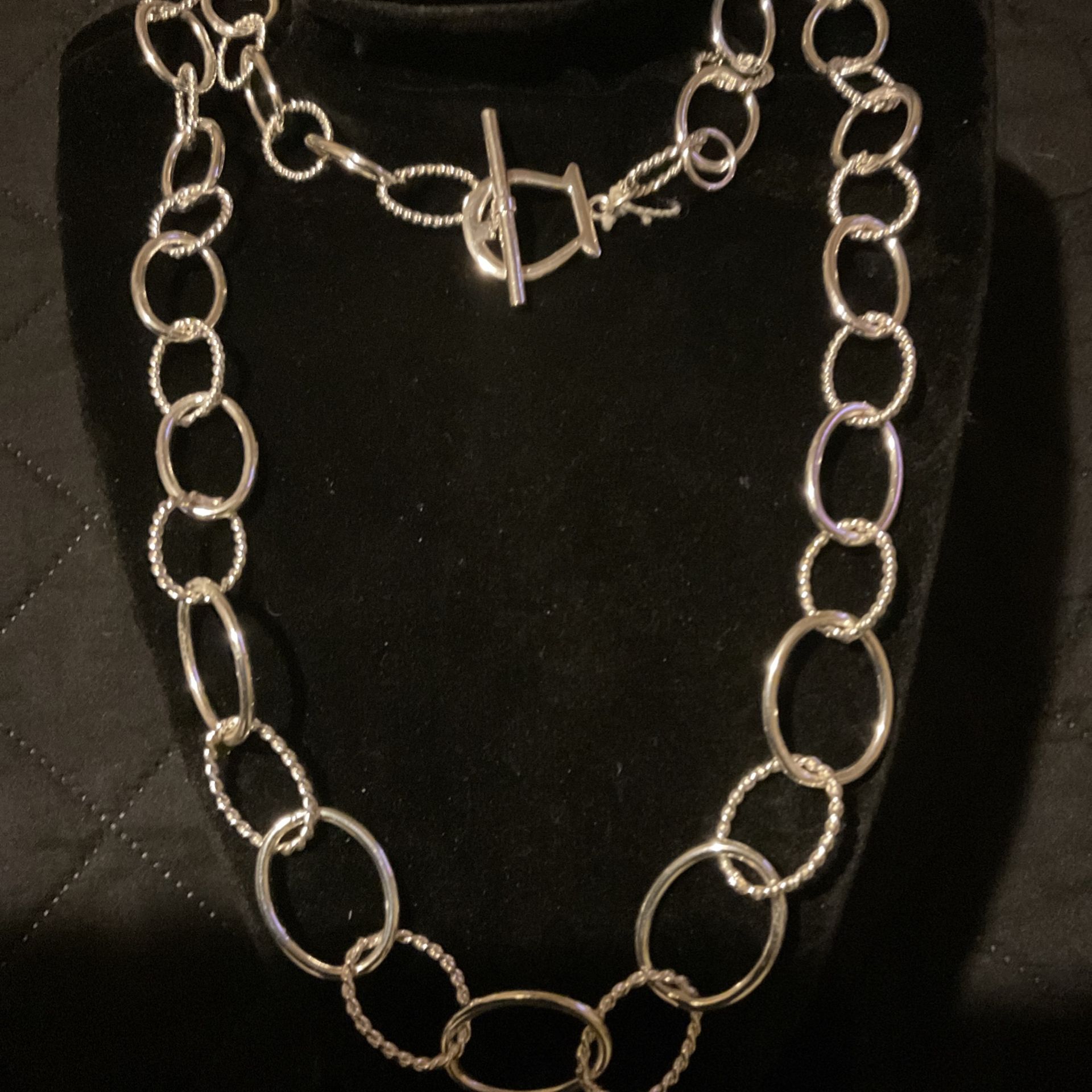 28” SilverTone Link Necklace 