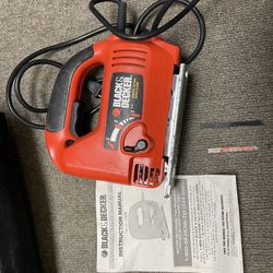 Black And Decker Saw JS305 Barely Used 