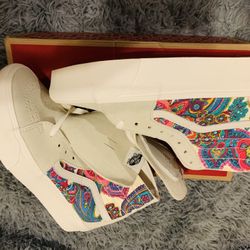 skate high tapered paisley bloom turtledove  Vans $55Us Women 11