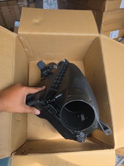 For sale is an authentic, original Toyota factory part (Part Number: 17705-0S030). This is the upper air filter box cover/lid sub-assembly.