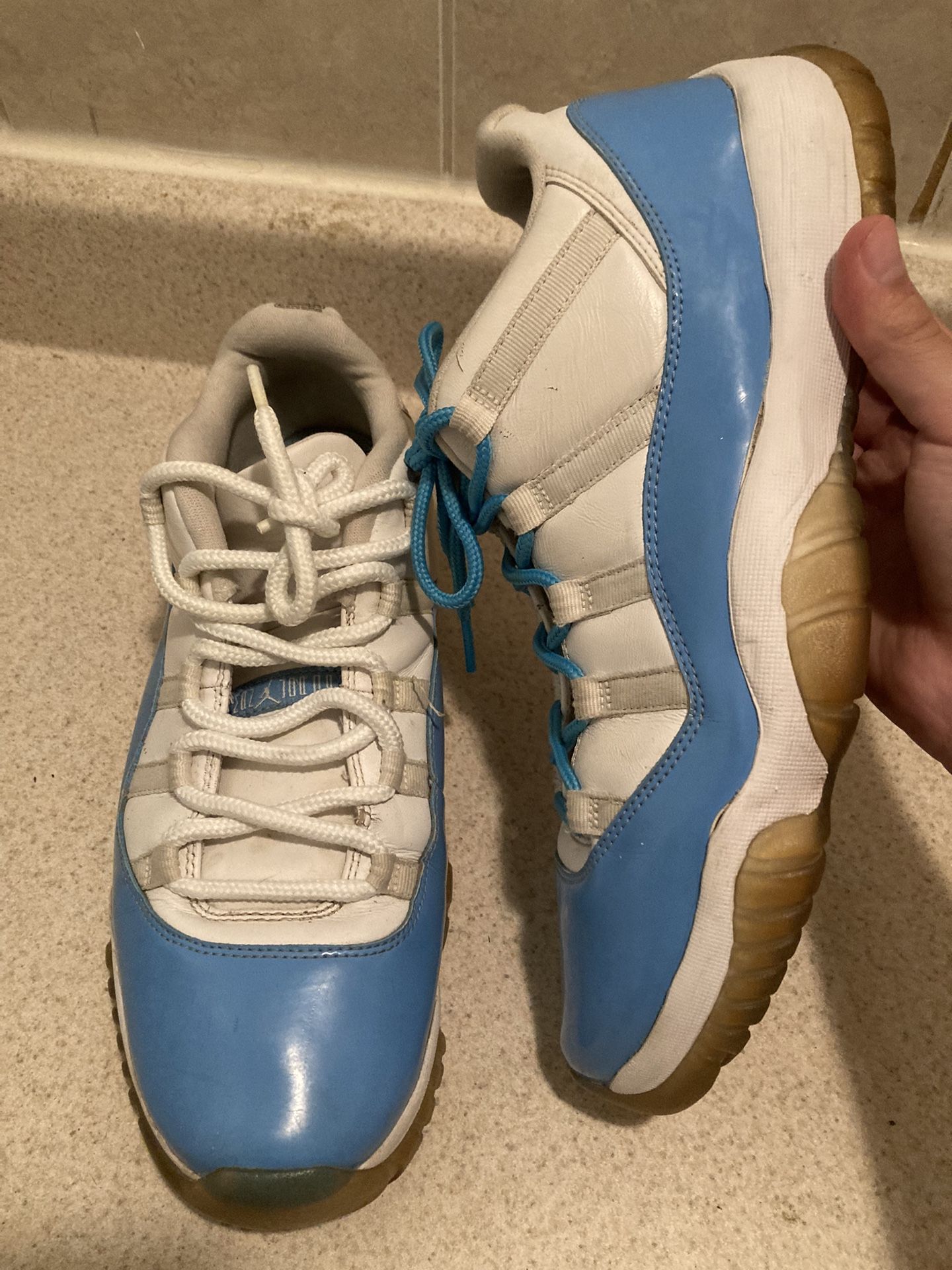 Air Jordan 11 Low UNC