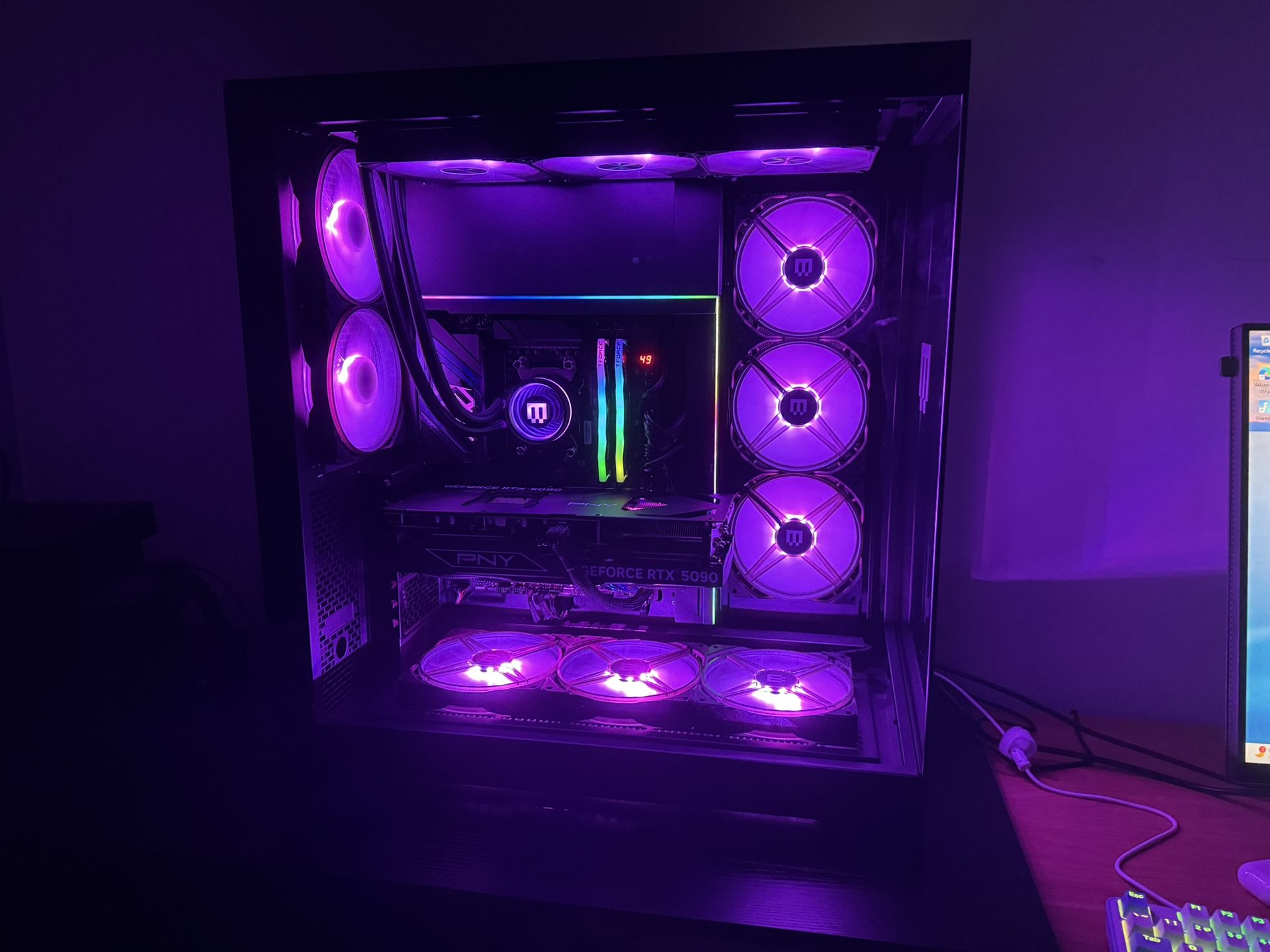 5090 gaming pc w/ monitor