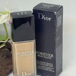 Dior Forever Skin Glow 24H Wear Radiant Foundation 0.5N For Sale - $40 (UC davis or elk grove)
