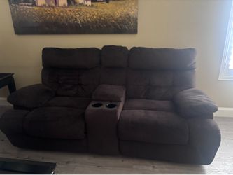 ASHLEY FURNITURE RECLINING COUCH