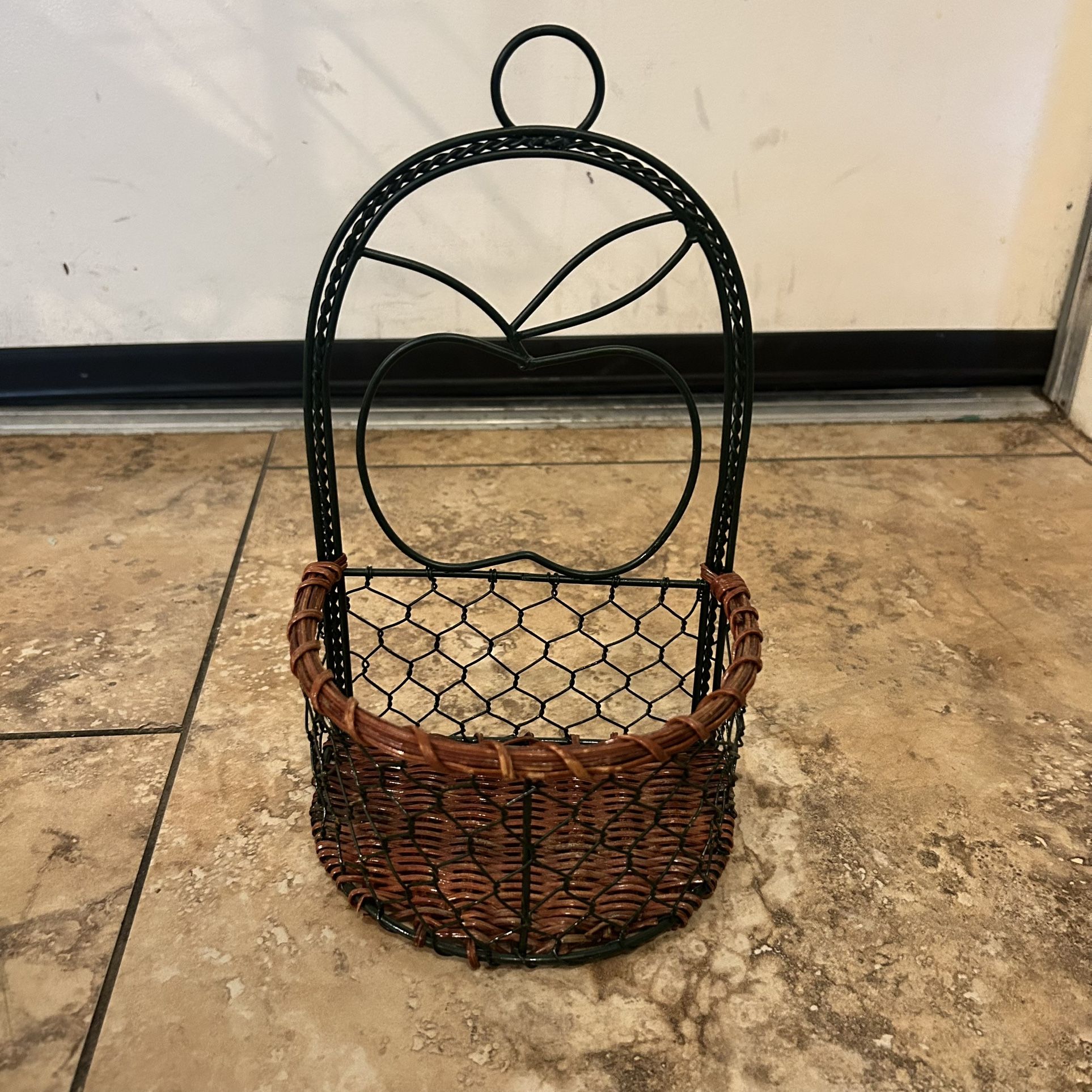 Small Basket Hanger