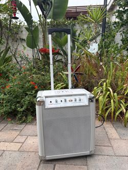 Ion Block Rocker Speaker
