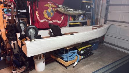 Unsinkable kayak that you can stand in. With a brand new mini coda trolling motor 55 and battery