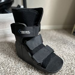 United Ortho Boot (left)