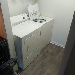 Dated Washer And Dryer Set