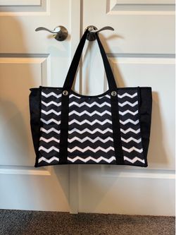 Thirty-One Black & White Chevron Utility Tote