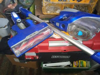 Cordless vacuum