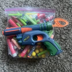 Nerf Gun And Gallon Bag Of Nerf Darts/balls