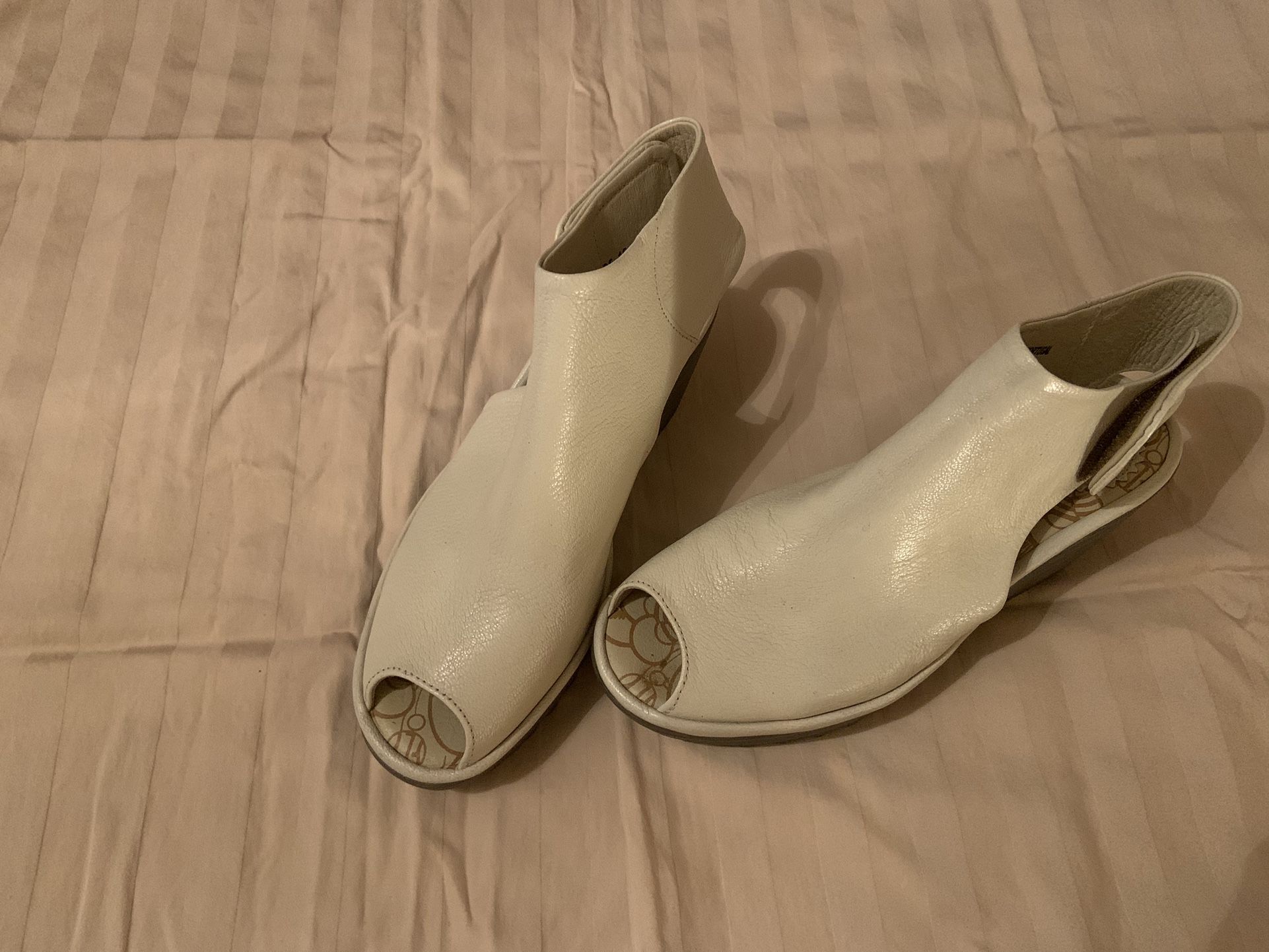Women’s Wedge Shoe
